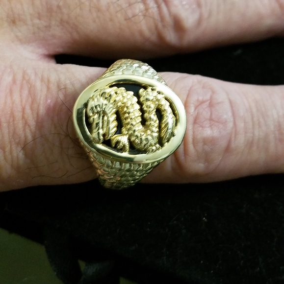 Dragon on Onyx in Gold plated Silver - Picture 3 of 5